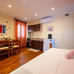 Dora\'S Happy Apartment